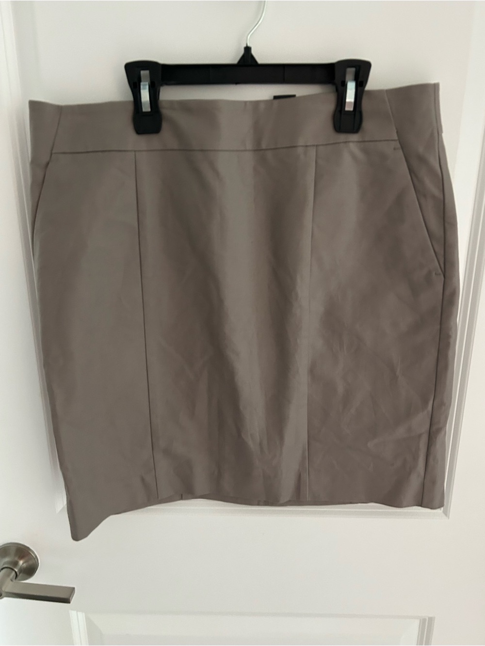 Ann Taylor Classic Taupe Women’s Pencil Skirt